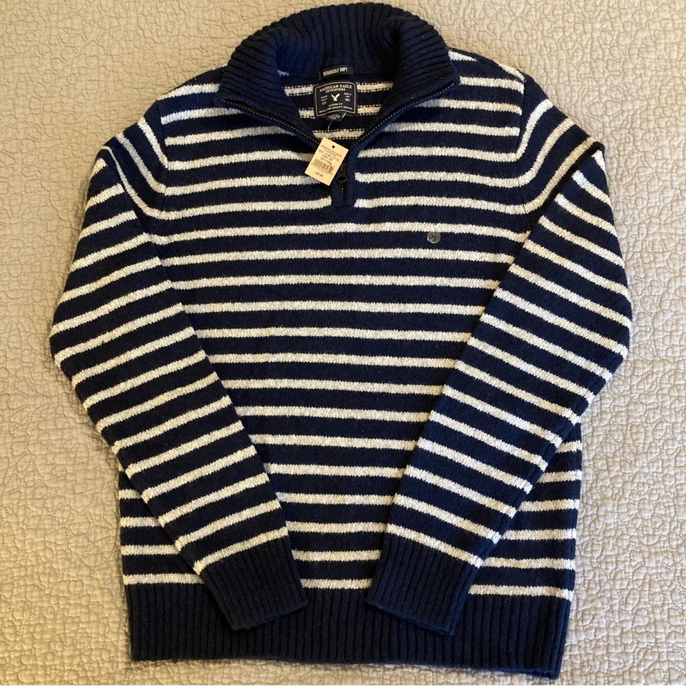 New American Eagle Outfitters Men's Navy and White 1/4 zip Sweater